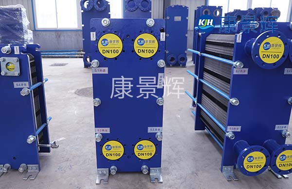 地?zé)崮艿奶菁?jí)利用是通過板式換熱器實(shí)現(xiàn)的